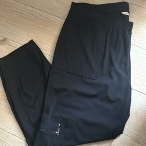 Soft Surroundings Women’s Stretch Pull On Black Cargo Style All Occasion Pants